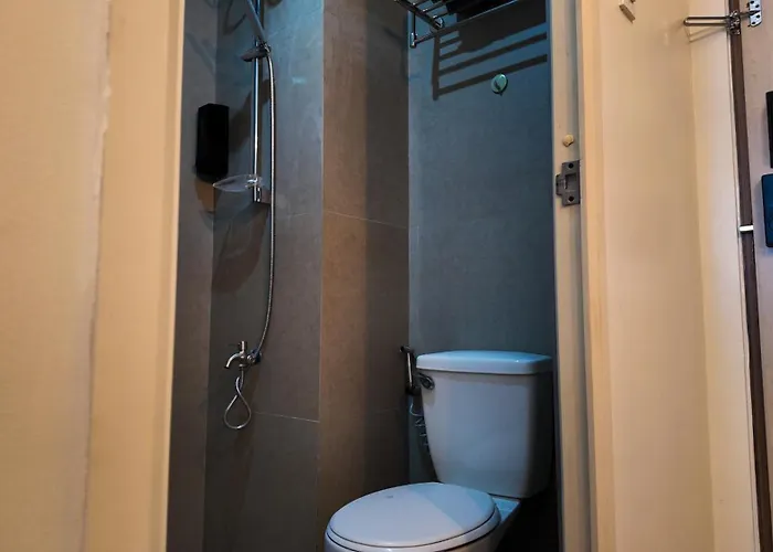 Near Sm Megamall 400mbps Netflix Hbo Apartment *